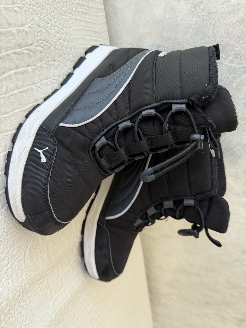Puma Kids Black and Gray Insulated High-Top Boots Size 5,5